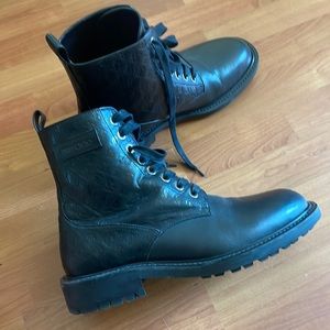 Turing monogram-embossed lace-up boot’s Size 9 or 42